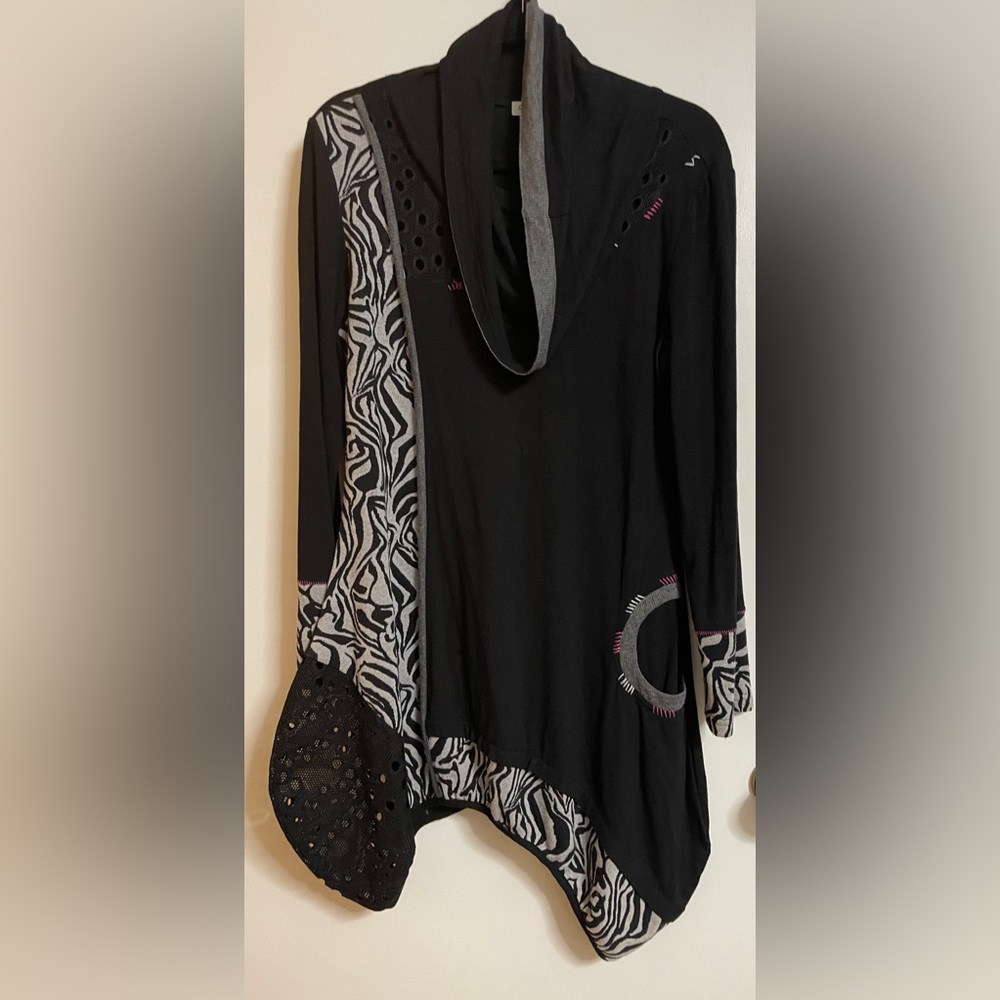 Tunic with Animal Print and cowl neck